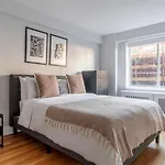Lenox Hill 2Br W Elevator Doorman Nr Art Nyc-1389