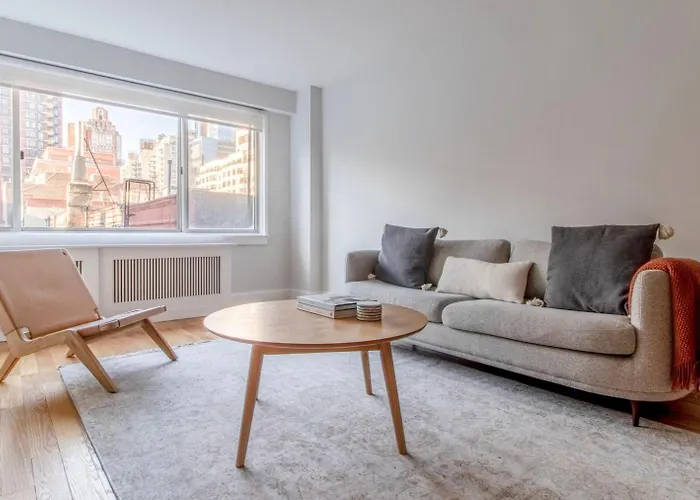 Lenox Hill 2Br W Elevator Doorman Nr Art Nyc-1389